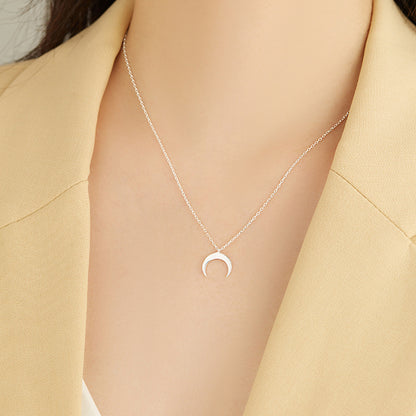 Elegant 925 Sterling Silver Moon Pendant Necklace - Chic White Gold Plated Clavicle Chain for Women